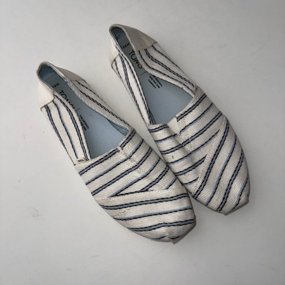 TOMS Womens 8.5 White Blue Stripe Classic Canvas Slip On Flat Shoes Bin5